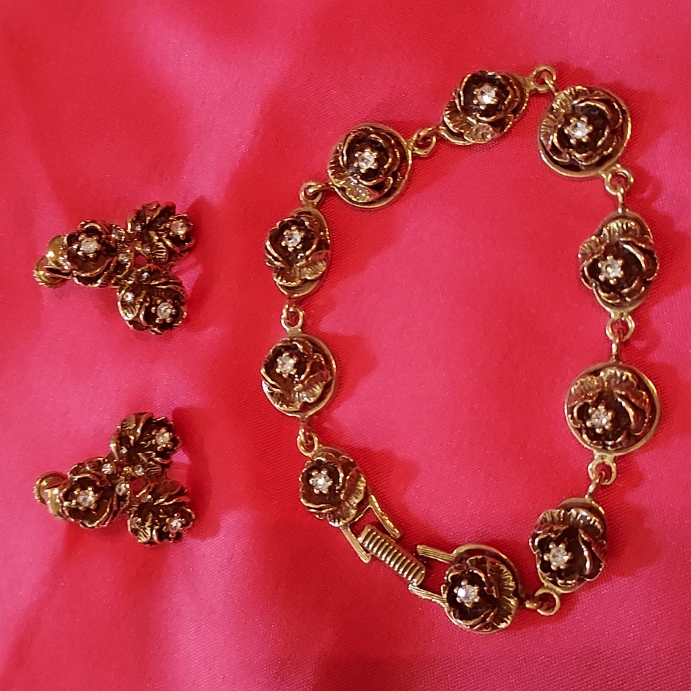 💖  Vintage Goldette Jewelry set
